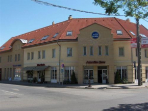 Гостиница Panzió Sissi  Гёдёллё